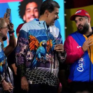 [INFORME INTERNACIONAL] 

 EE.UU. arresta a Nicolás Maduro y a su esposa Cilia …