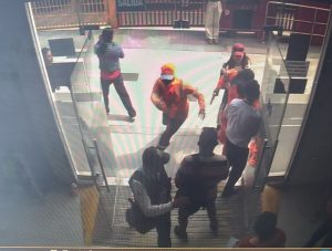 #CALLAO POLICÍA FRUSTRA ASALTO ARMADO A AGENCIA BANCARIA

Efectivos de la Comisa…